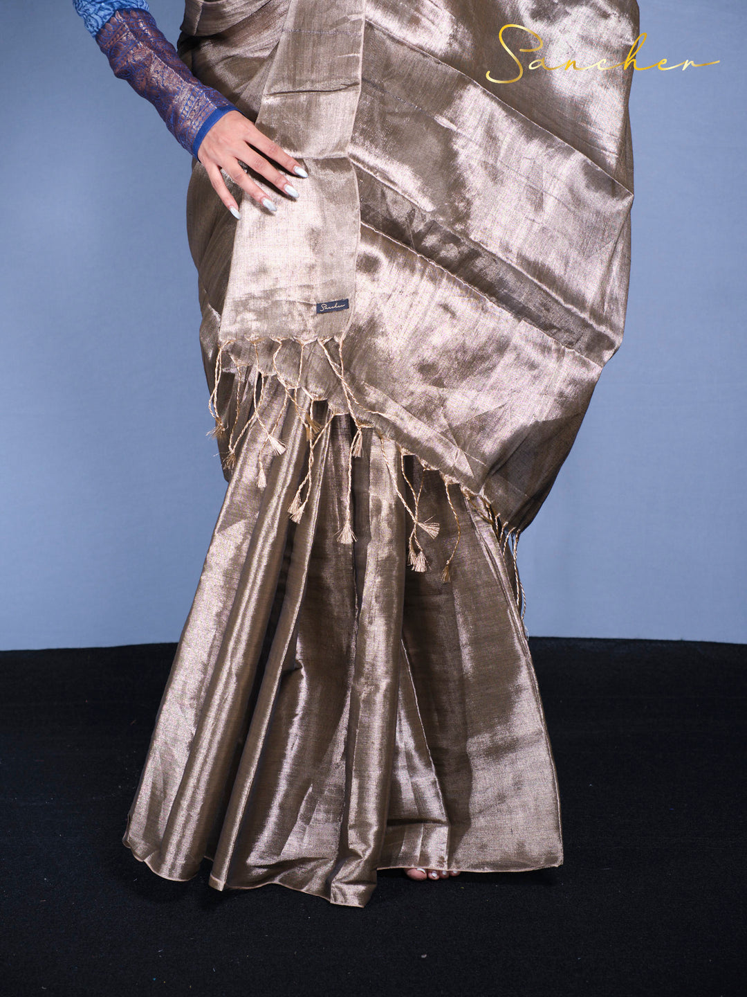 Antique Goldie Mul Zari Silk Saree