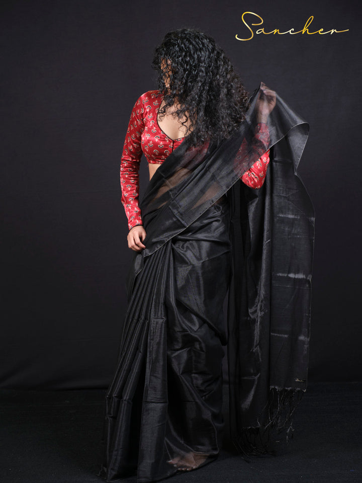 Pure mul zari saree in charcoal black color with soft cotton fabric for comfortable all-day wear