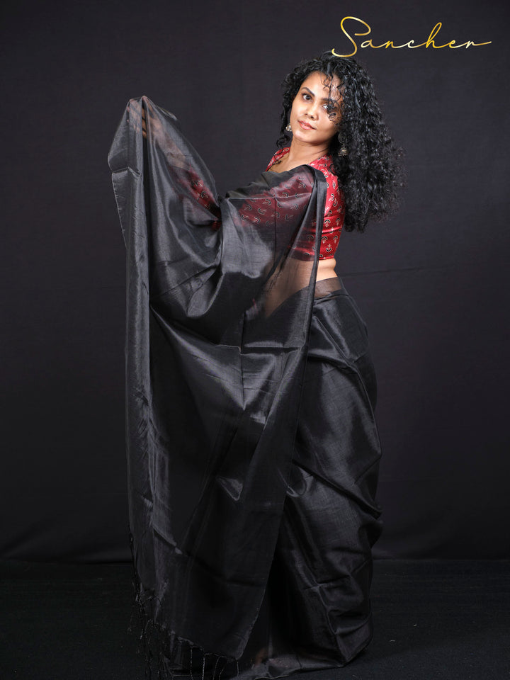 Mul zari cotton saree draping tutorial showing traditional Indian saree styling techniques