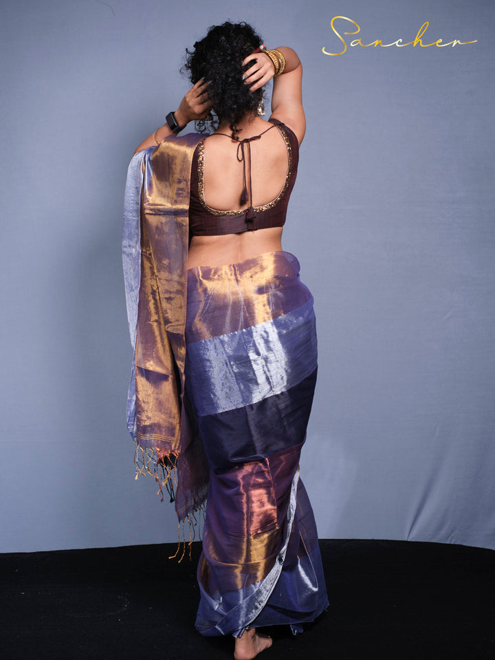 Back pose of Pure Mul Zari saree online shopping with premium cotton fabric