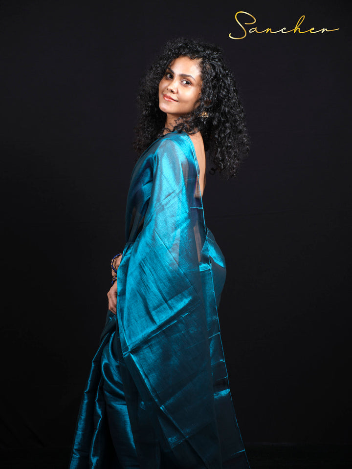 Traditional Mul Zari saree draping style demonstrating comfort and grace for everyday wear