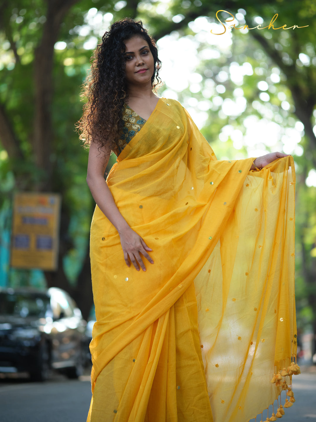 Golden Hues Mulmul Cotton Saree