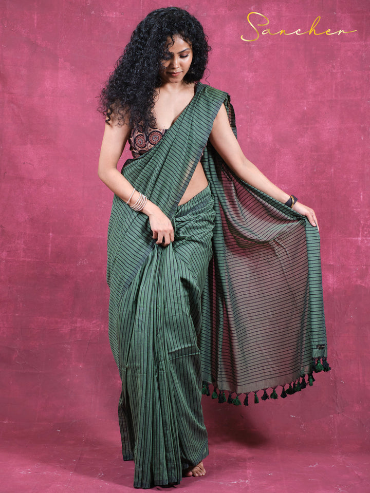 Chic lines Mulmul Cotton Saree