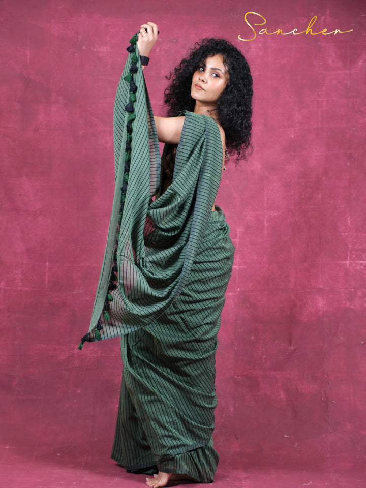 Chic lines Mulmul Cotton Saree
