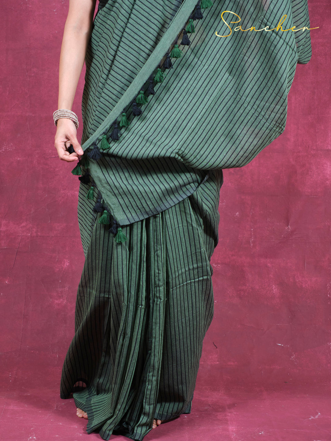 Chic lines Mulmul Cotton Saree