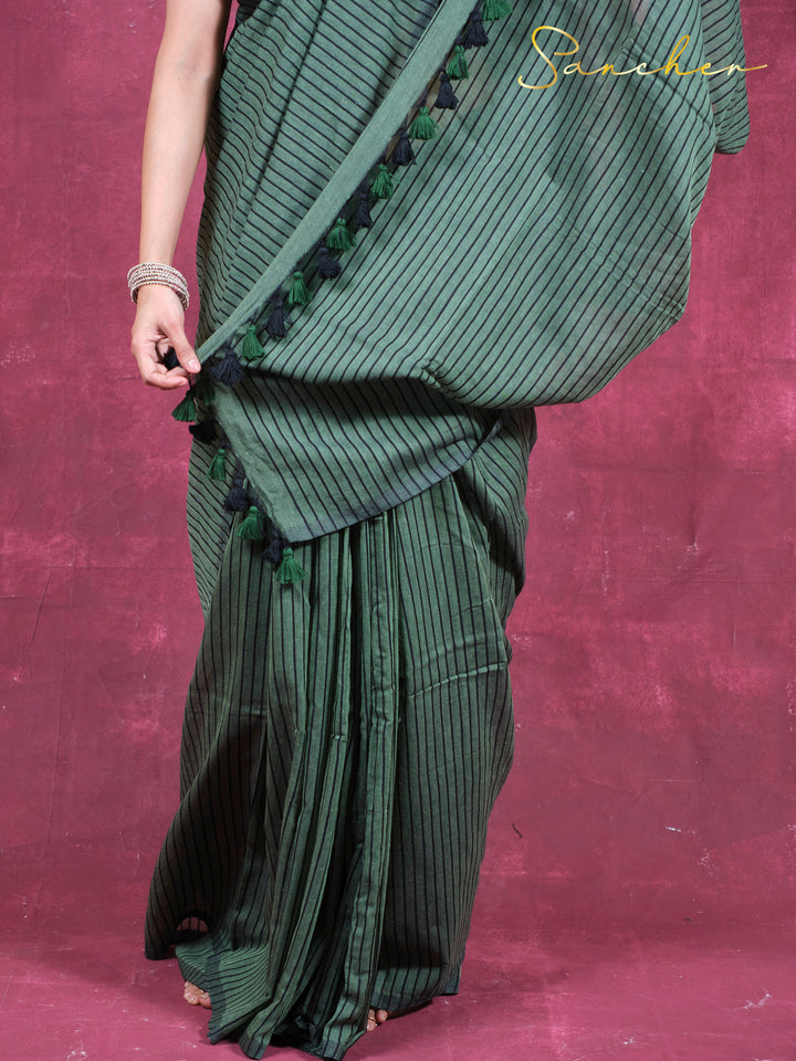 Chic lines Mulmul Cotton Saree