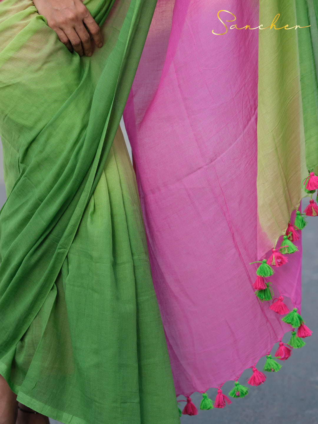 Cuddly Mulmul Cotton Saree
