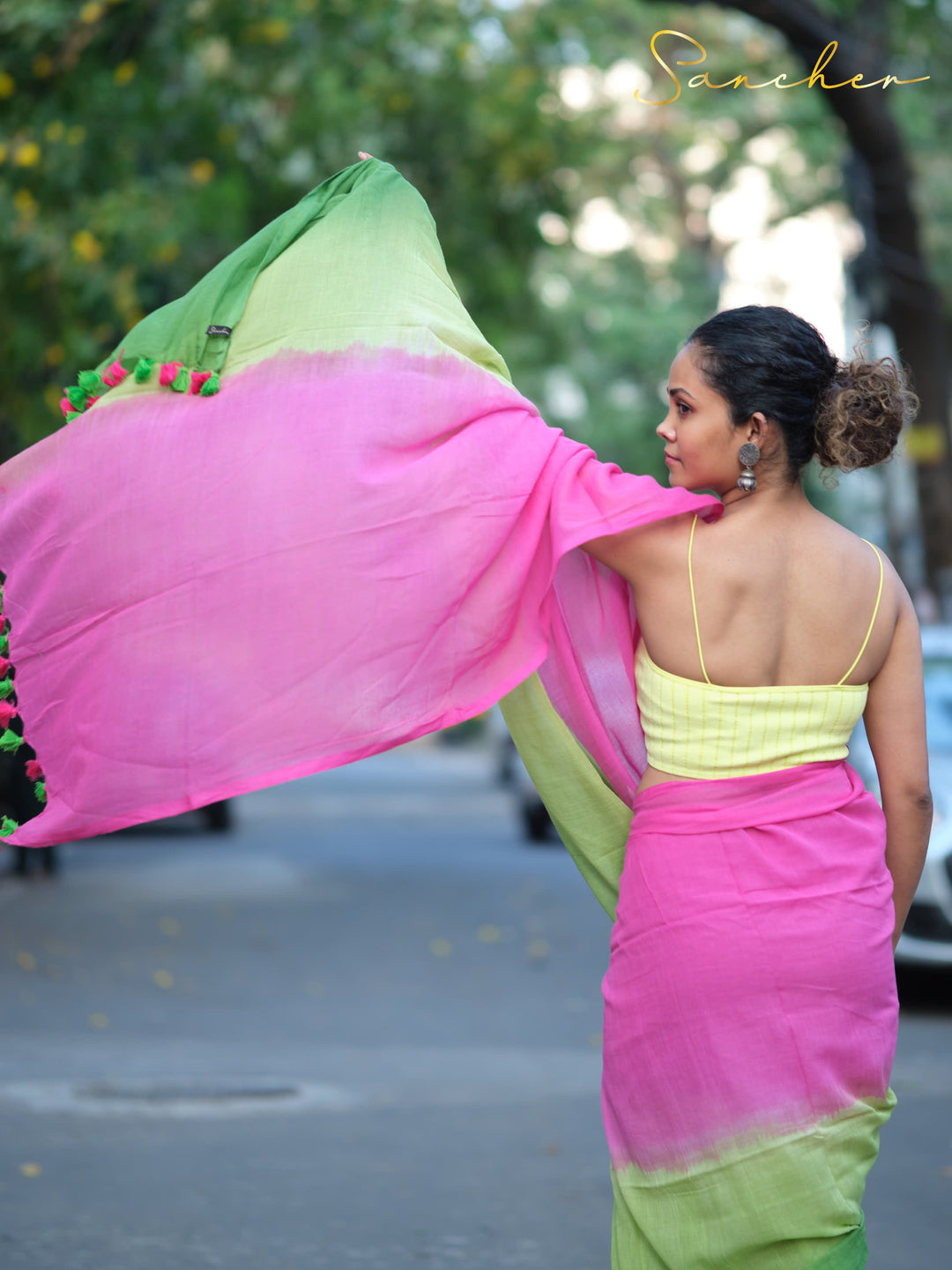 Cuddly Mulmul Cotton Saree