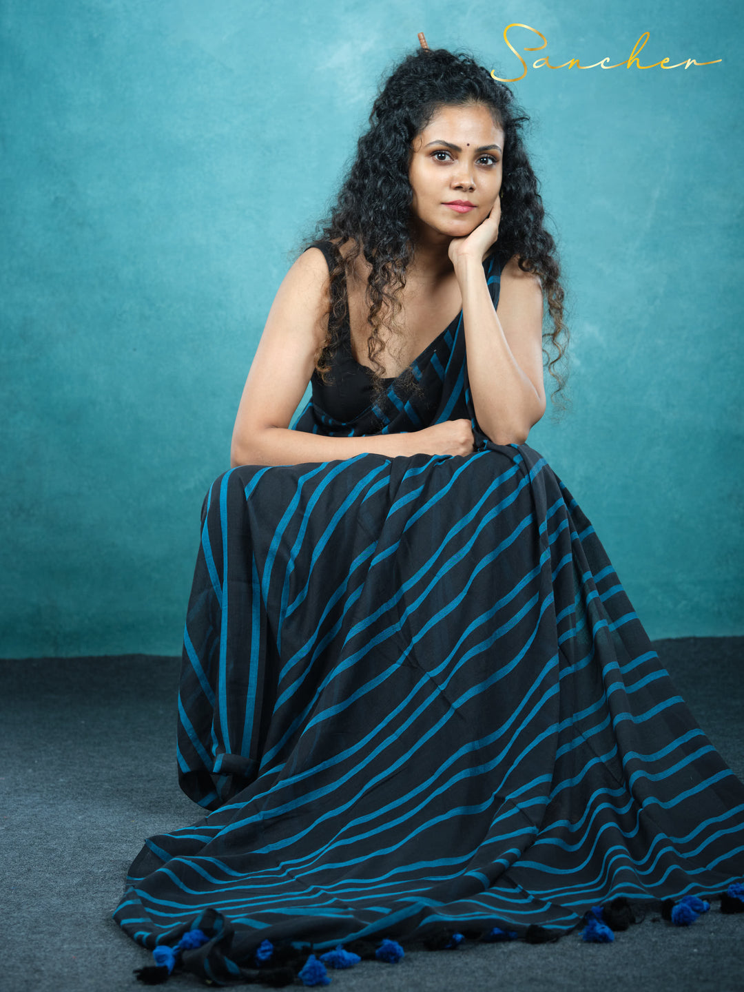 Onxy Symphony Mulmul Cotton Saree