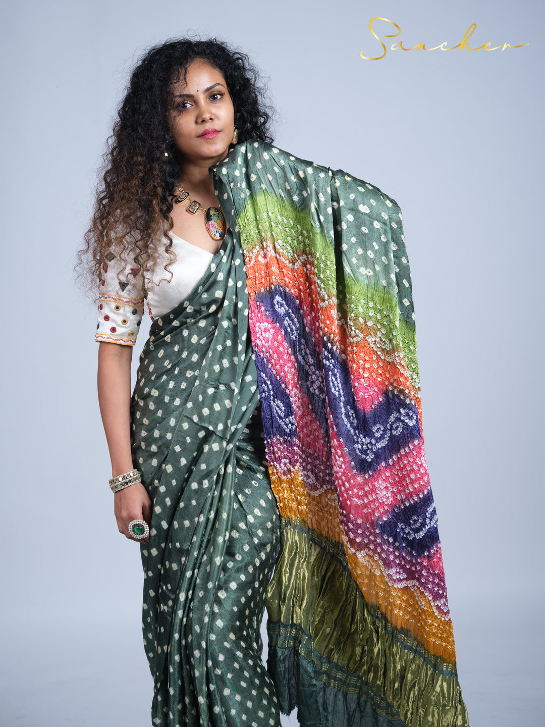 green bandhani saree