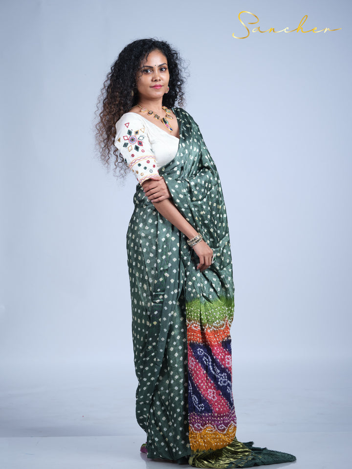 green silk bandhani saree