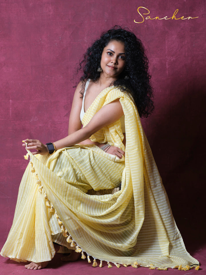 Poetry in parallel Mulmul Cotton Saree