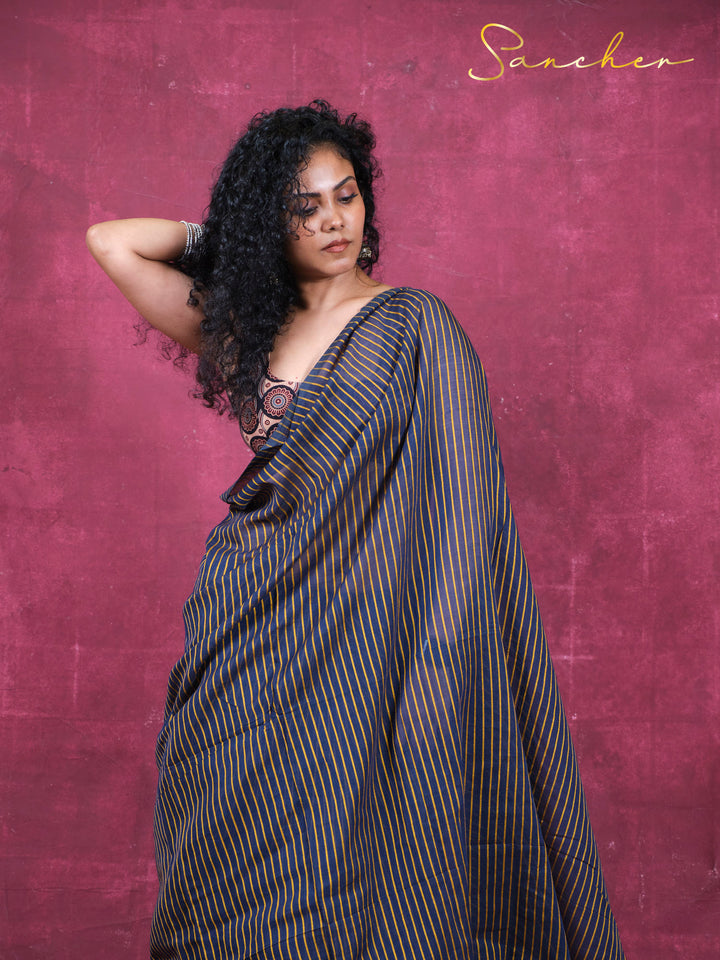 Vibe in lines Mulmul Cotton Saree