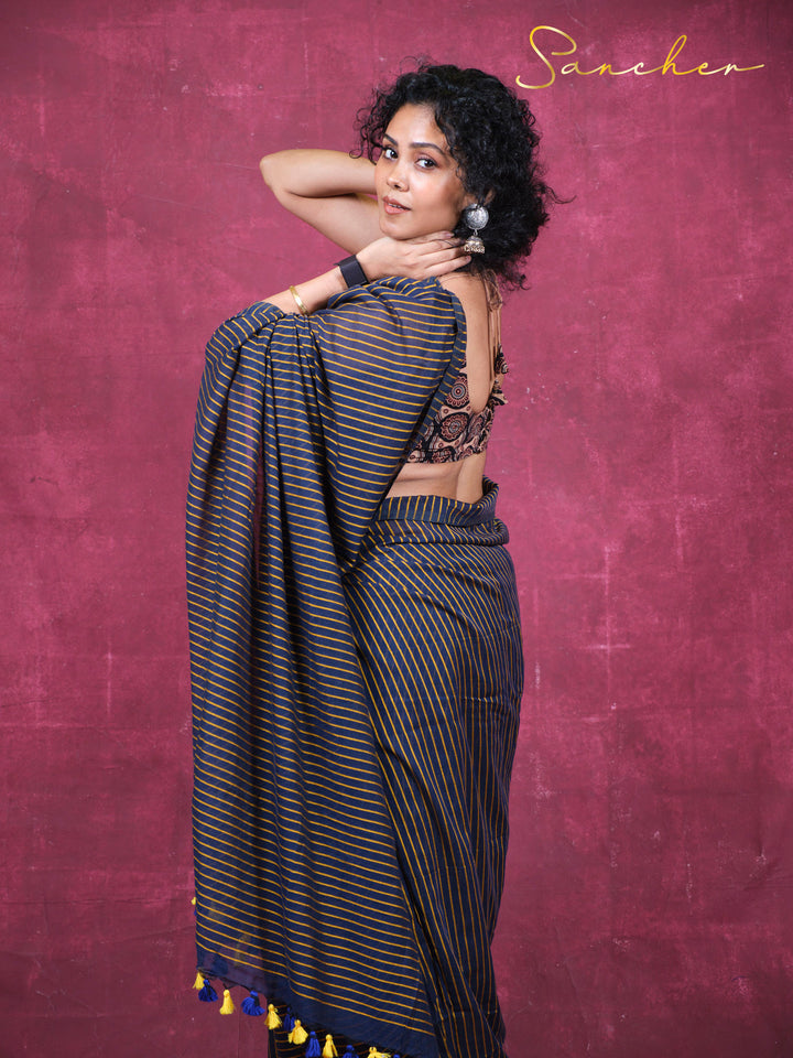 Vibe in lines Mulmul Cotton Saree