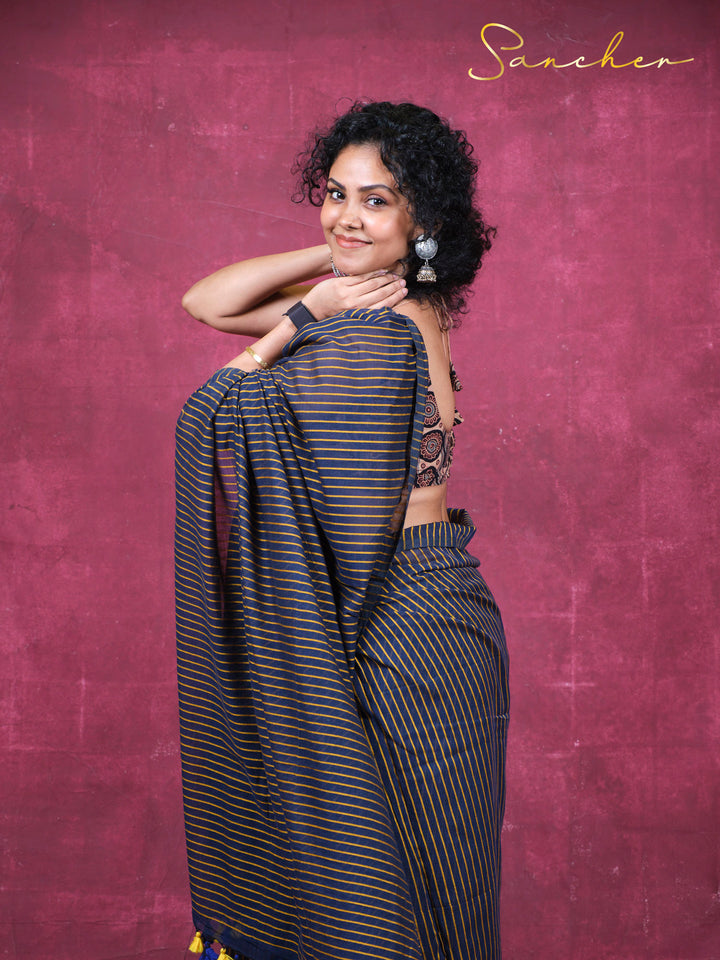 Vibe in lines Mulmul Cotton Saree