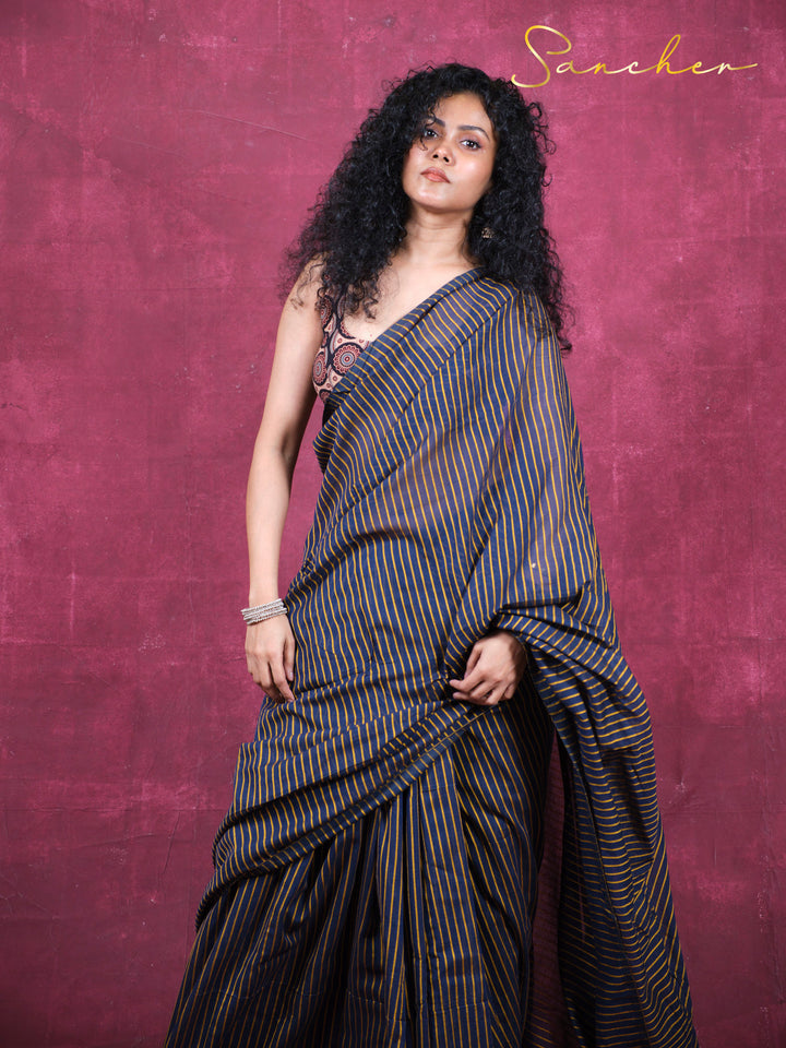 Vibe in lines Mulmul Cotton Saree
